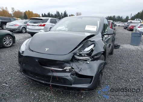 2025 Tesla Model Y Long Range Dual Motor Rear-Wheel Drive from USA, damaged, VIN 7SAYGDED5SF258801